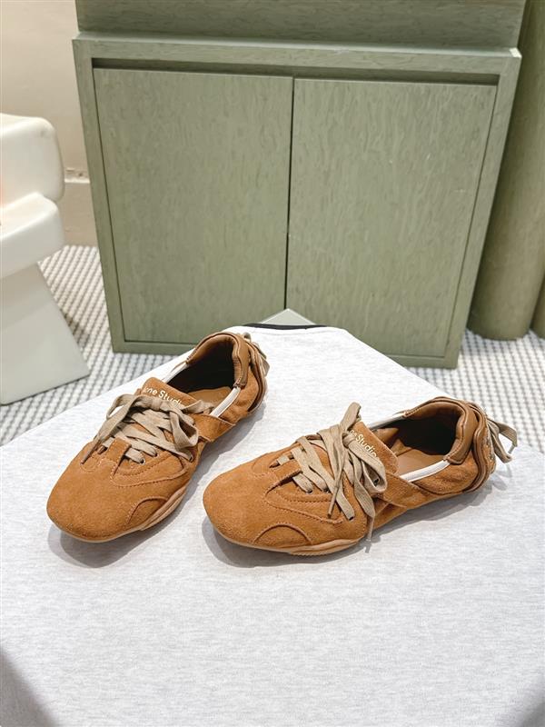 2025112716569657 310